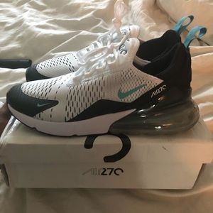 🔥SALE🔥 Nike Air Max 270